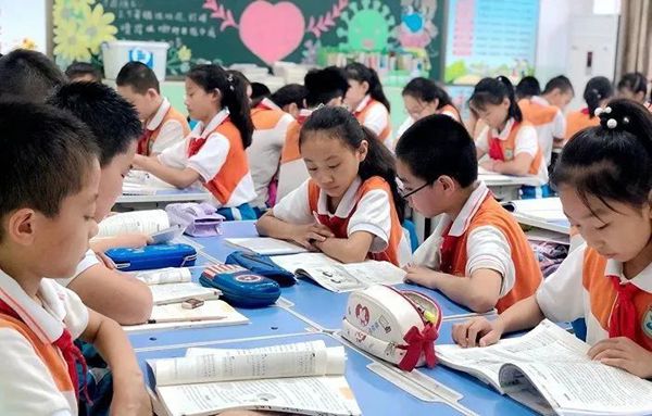 ee613780e9534cf2a3d84040f9ee2b25.jpg src=http___inews.gtimg.com_newsapp_bt_0_13994629108_1000&refer=http___inews.gtimg_副本.jpg