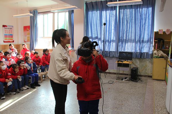 d11ee5ab2f874beaba6bdabf0a1bf2ad.jpg IMG_9843_副本.jpg