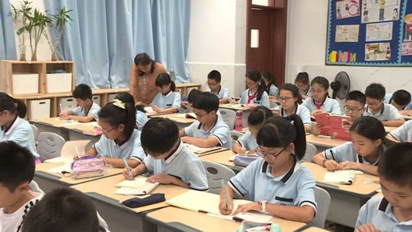 f0ca0e28484b4a89b40c458cf4c3861c.jpg 1000_副本.jpg